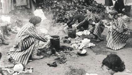 Mujeres en un campo de concentración.
